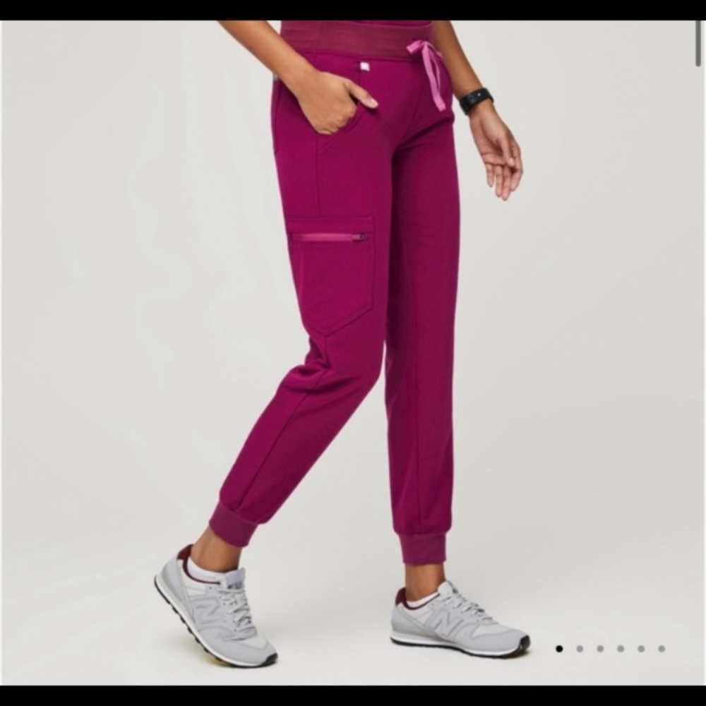 Selling my BRAND NEW Limited Edition Dark Magenta Zamora Jogger FIGS Scrub Pant